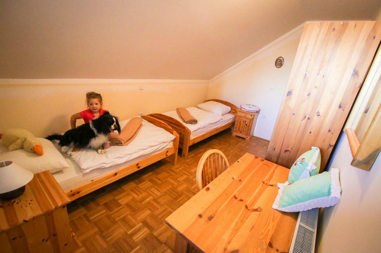 Moj Dom-Toplak Hotell Jursinci Exteriör bild